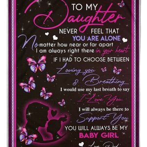 Mom To Daughter Never Feel Alone Blanket